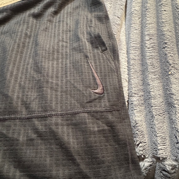 Nike Dri-FIT Athletic Shorts w pockets - Picture 2 of 6